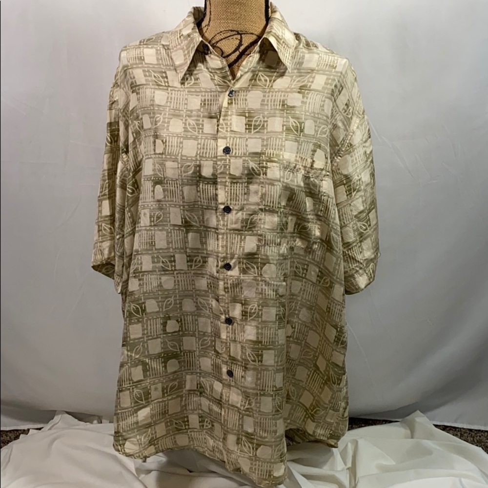 Roundtree & Yorke button up shirt